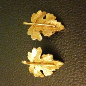 VINTAGE B.S.K EARRINGS